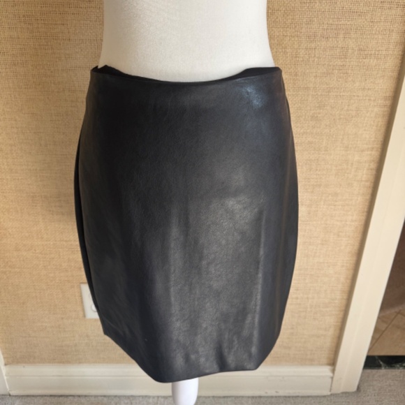 J Crew NWT faux Leather Black Pencil Skirt - Sz 8P - Picture 3 of 8